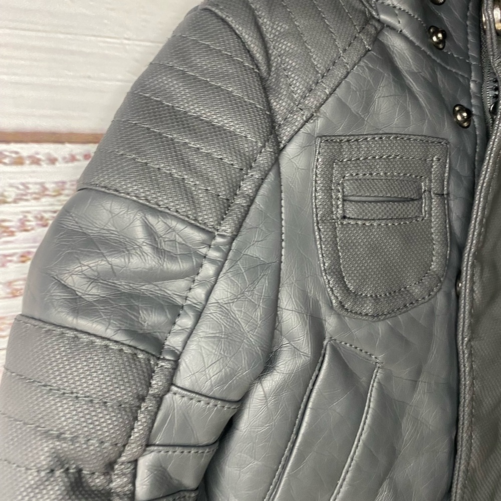 Urban republic baby boy moto leather jacket. Size 3/6M - Picture 4 of 9